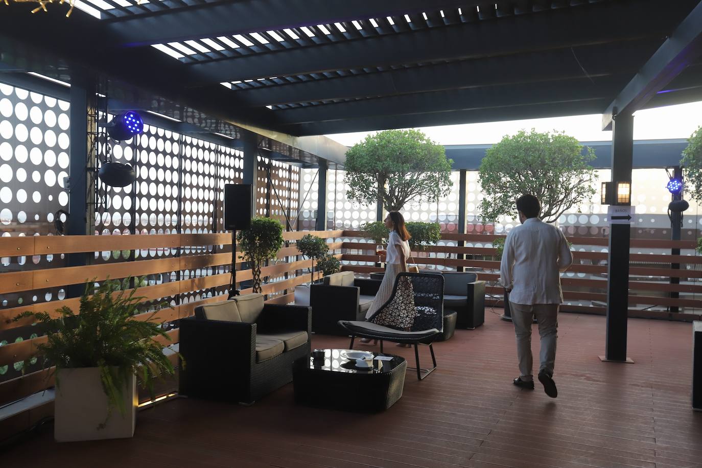 La Fiesta Blanca en la terraza del Eurostars Palace de Córdoba, en imágenes