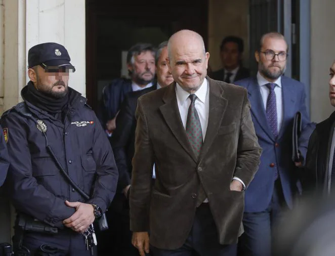 Noviembre de 2019. Lqa Audiencia de Sevilla condena a Manuel Chaves, José Antonio Griñán y 18 altos cargos de la Junta de Andalucía por el caso ERE