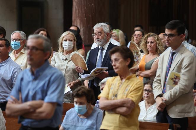 La ordenación de cinco nuevos presbíteros en la Mezquita-Catedral de Córdoba, en imágenes