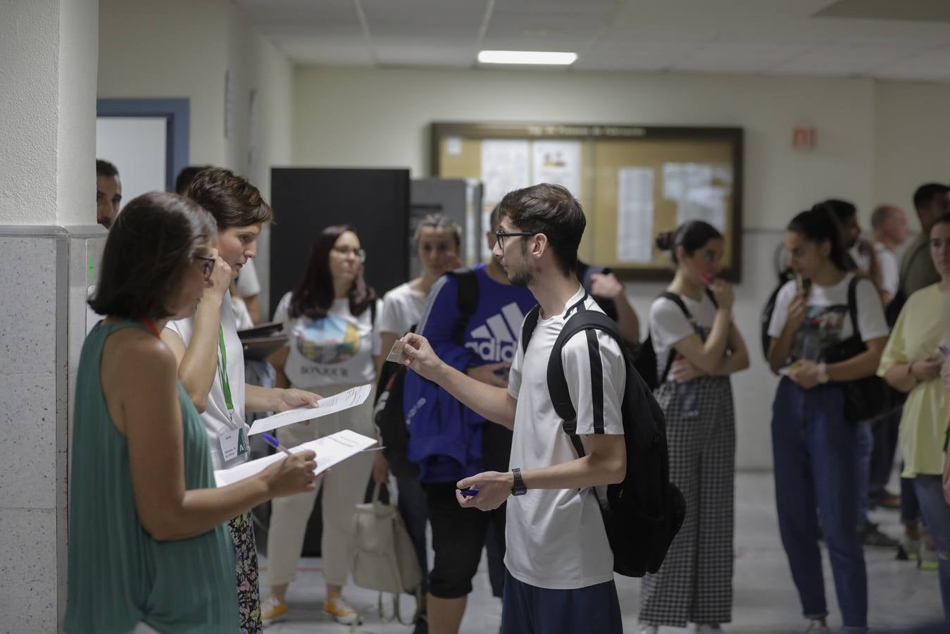 Primer examen de las oposiciones de magisterio celebradas en Sevilla