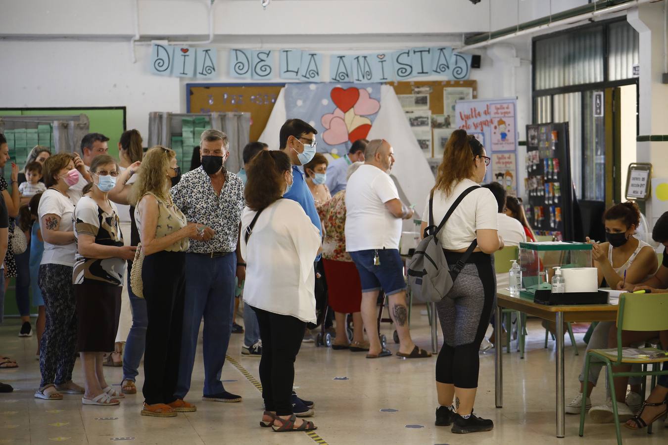 Votaciones durante la jornada electoral del 19J en Andalucía