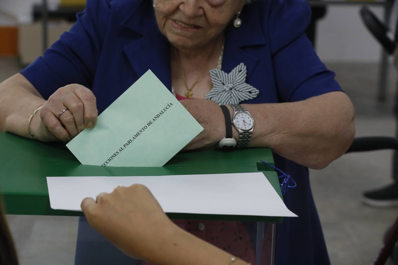 Votaciones durante la jornada electoral del 19J en Andalucía