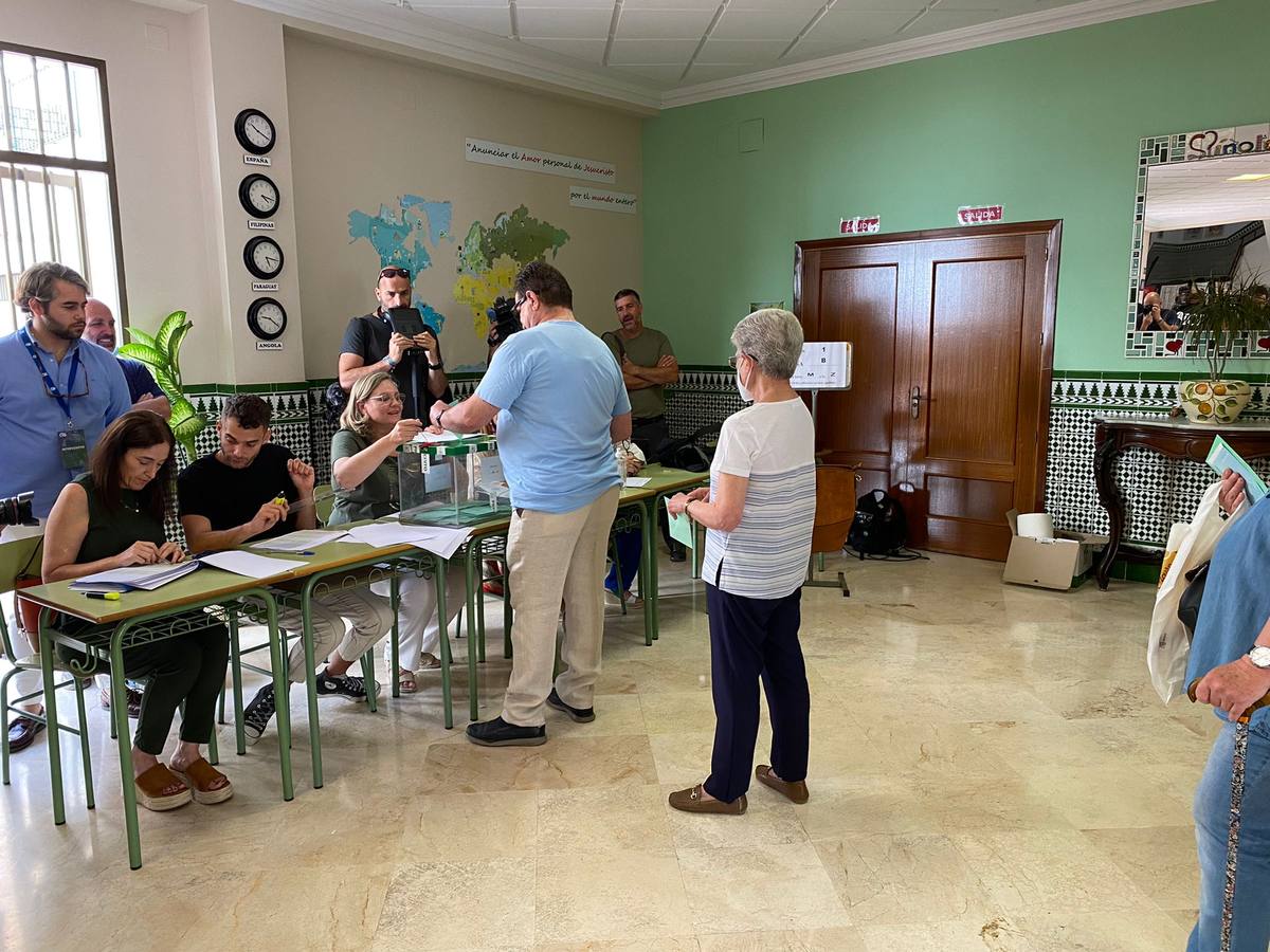 Votaciones durante la jornada electoral del 19J en Andalucía