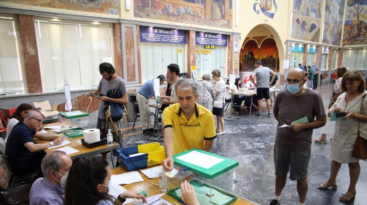 Las imágenes de la jornada electoral en Andalucía