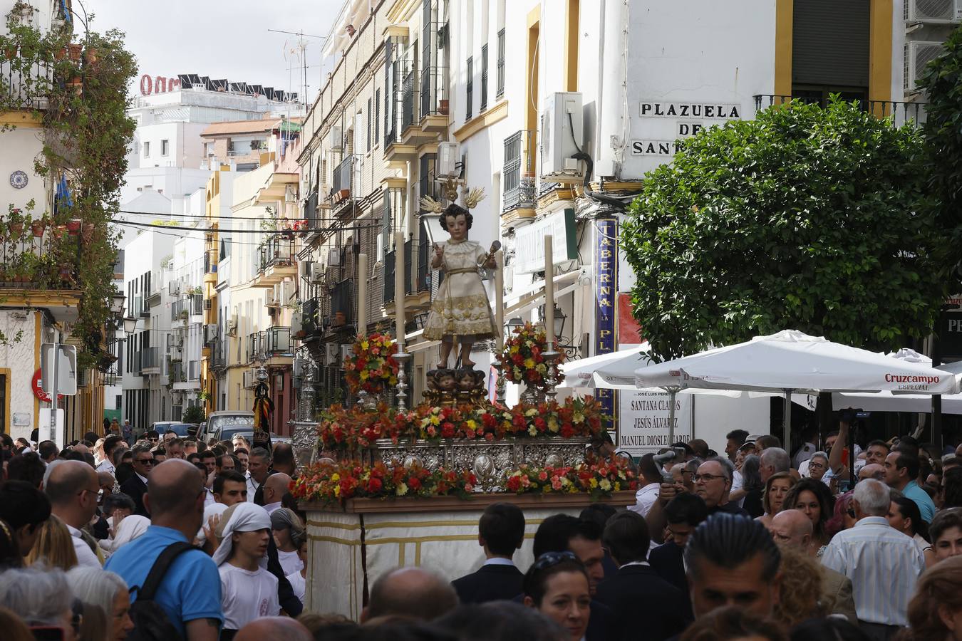 Procesión del Corpus Christi de Triana por las calles del barrio