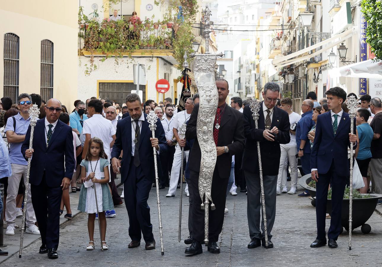 Procesión del Corpus Christi de Triana por las calles del barrio