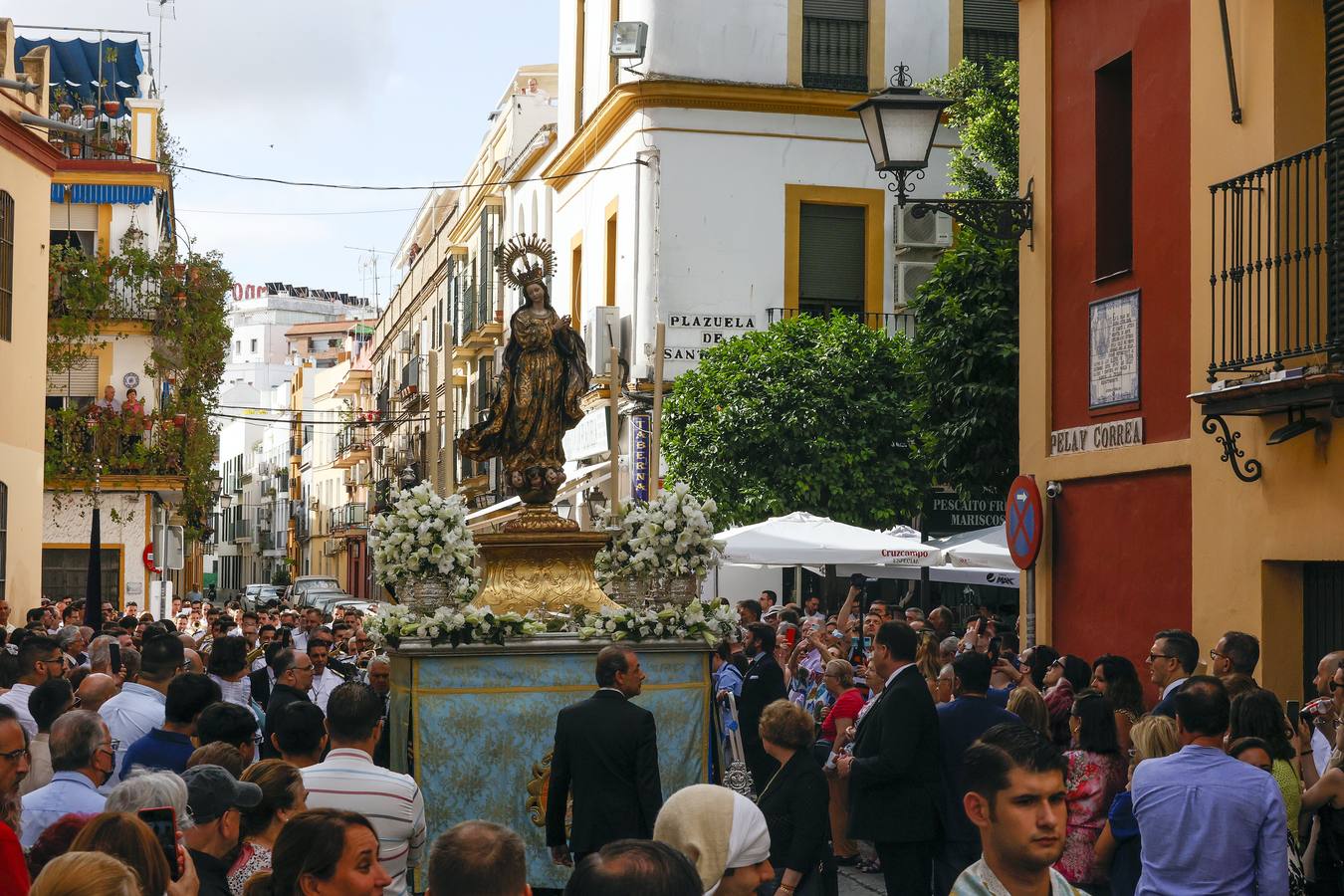 Procesión del Corpus Christi de Triana por las calles del barrio