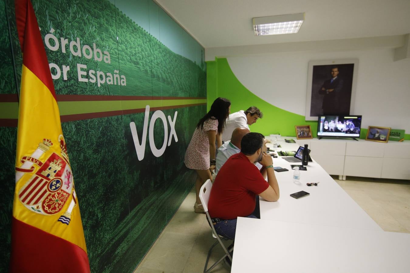 Elecciones Andalucía 2022 | La noche electoral de Vox en Córdoba, en imágenes