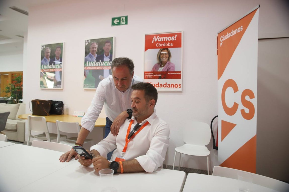 La desolación de Ciudadanos en Córdoba tras quedarse sin parlamentarios, en imágenes