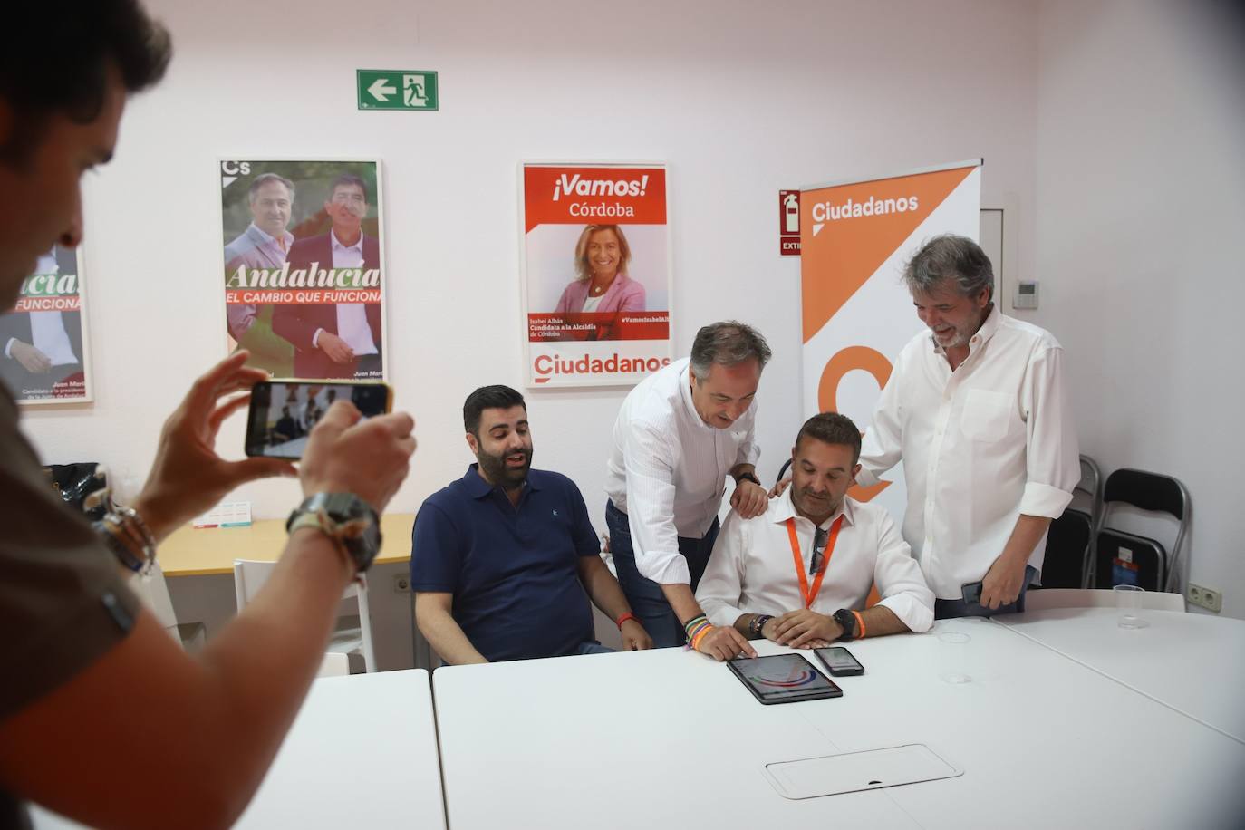 La desolación de Ciudadanos en Córdoba tras quedarse sin parlamentarios, en imágenes