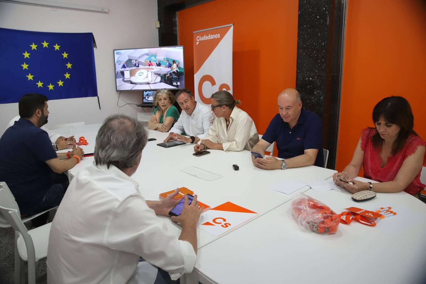 La desolación de Ciudadanos en Córdoba tras quedarse sin parlamentarios, en imágenes