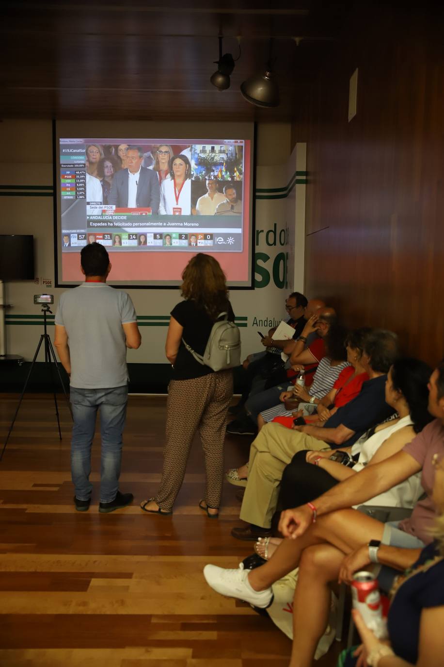 La dura derrota del PSOE de Córdoba en las autonómicas, en imágenes