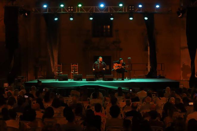 La Noche Blanca del Flamenco desde el Alcázar al Zoco y San Agustín, en imágenes