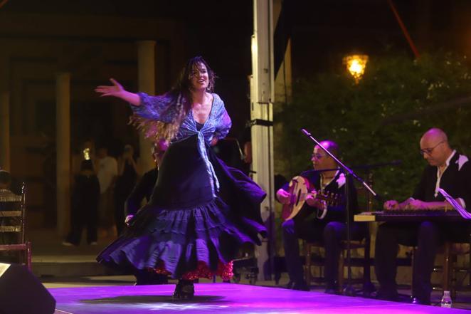 La Noche Blanca del Flamenco desde el Alcázar al Zoco y San Agustín, en imágenes