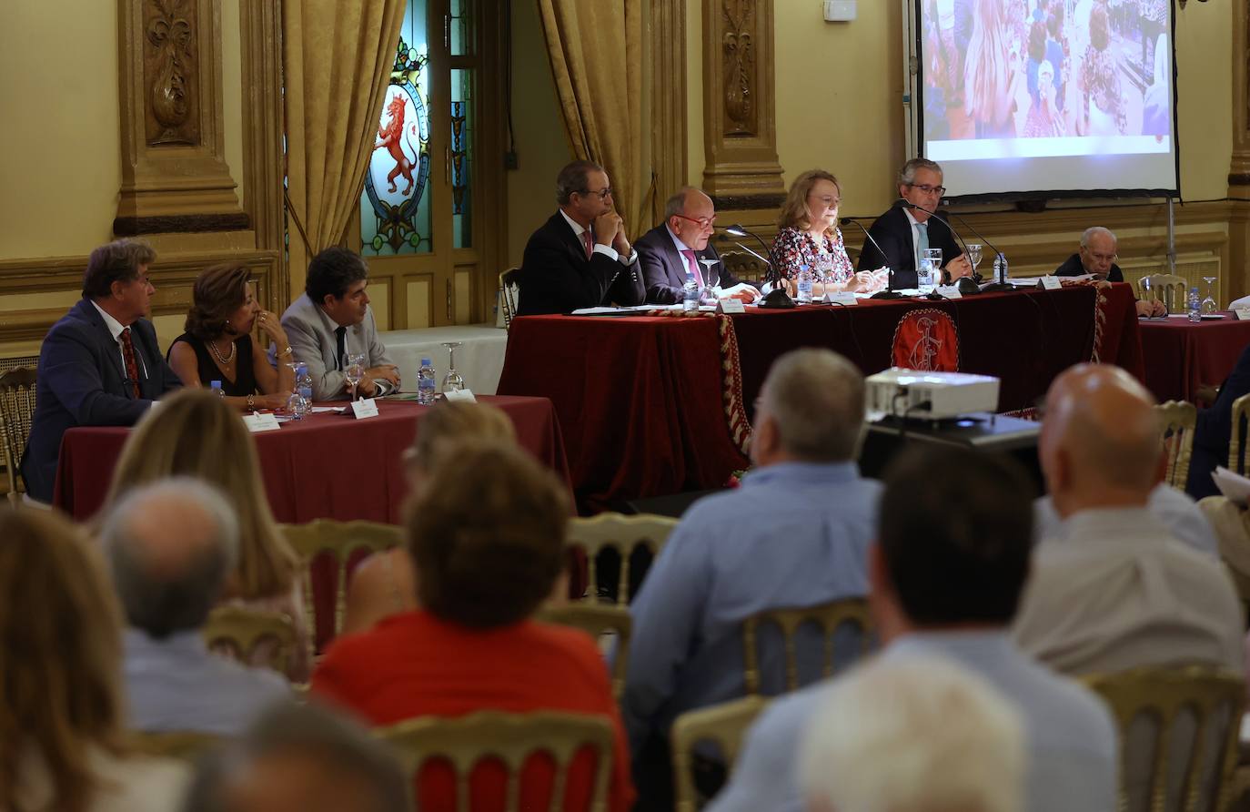 La asamblea del Círculo de la Amistad de Córdoba, en imágenes