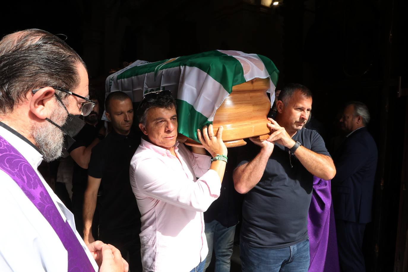 El funeral de Rafael Campanero en Córdoba, en imágenes