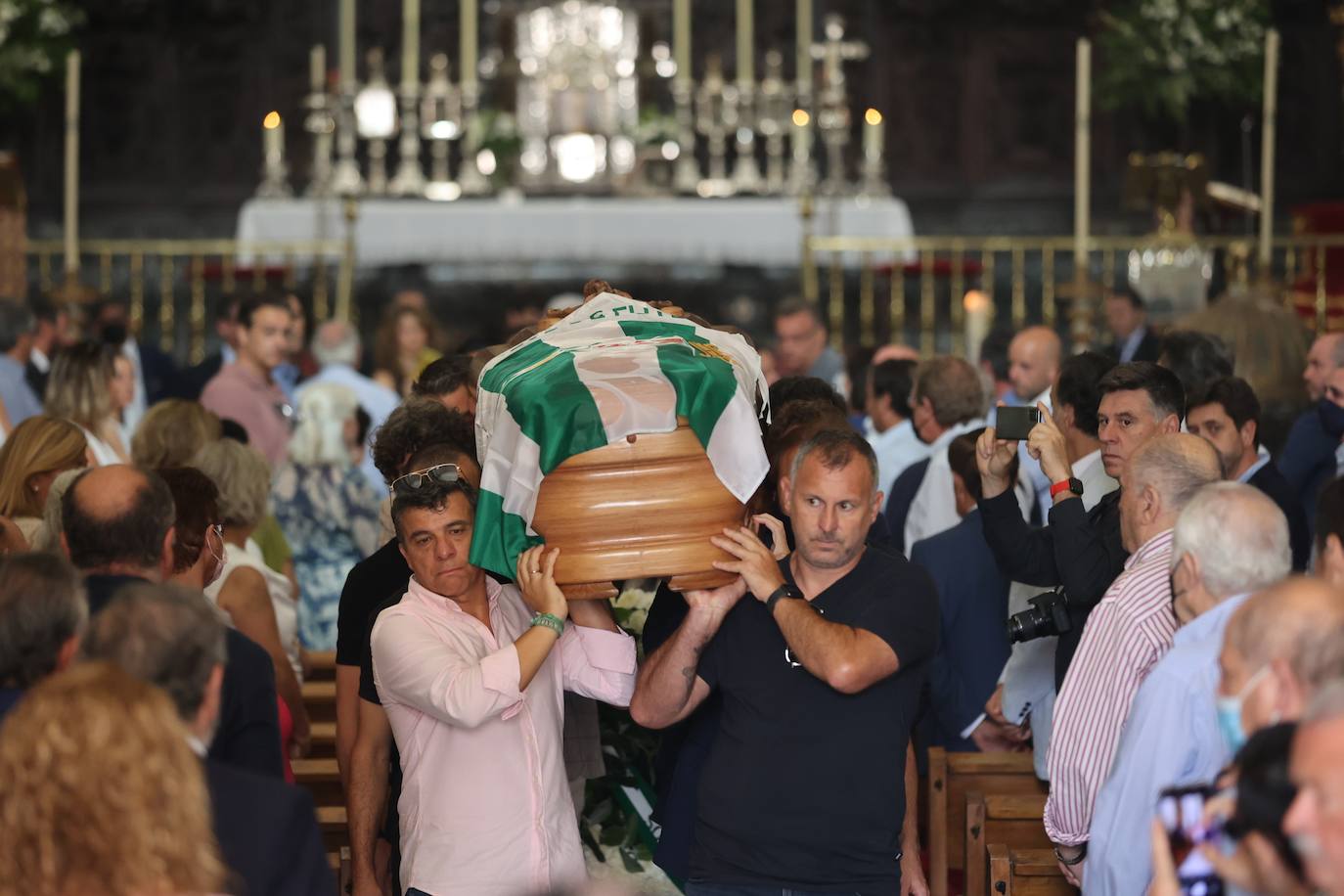 El funeral de Rafael Campanero en Córdoba, en imágenes