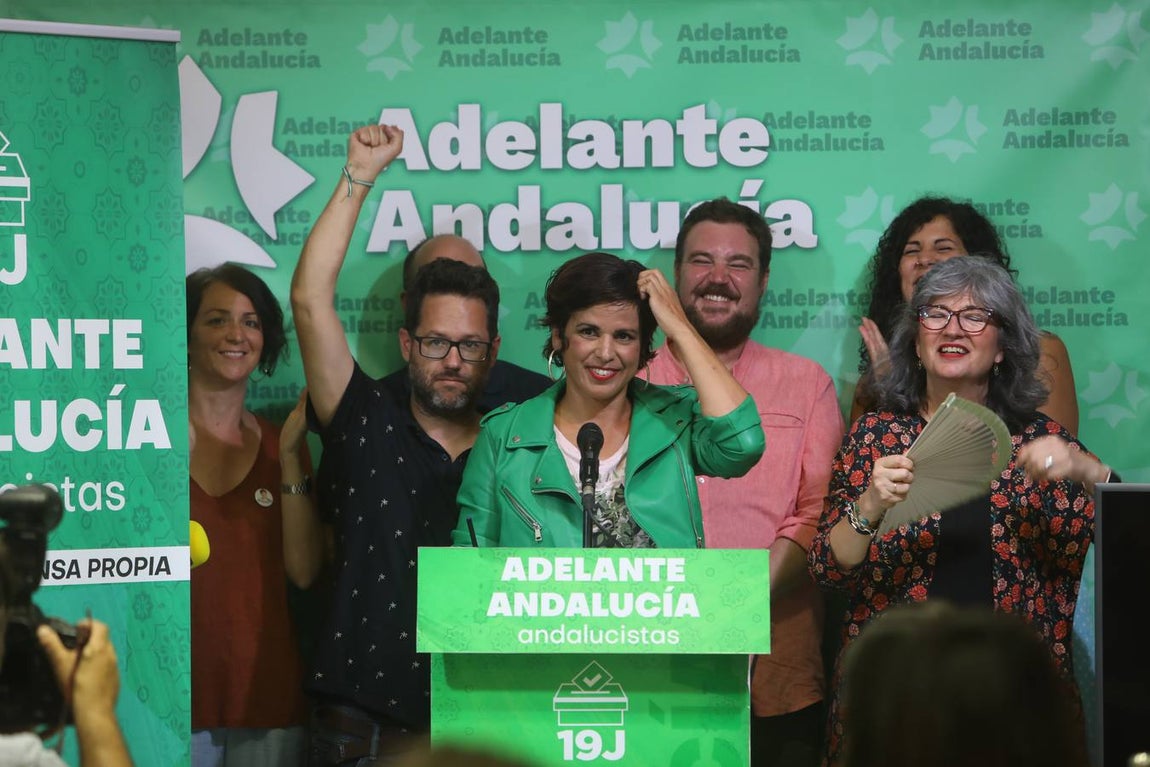 Fotos: Ambiente en la sede de Adelante Andalucía en Cádiz