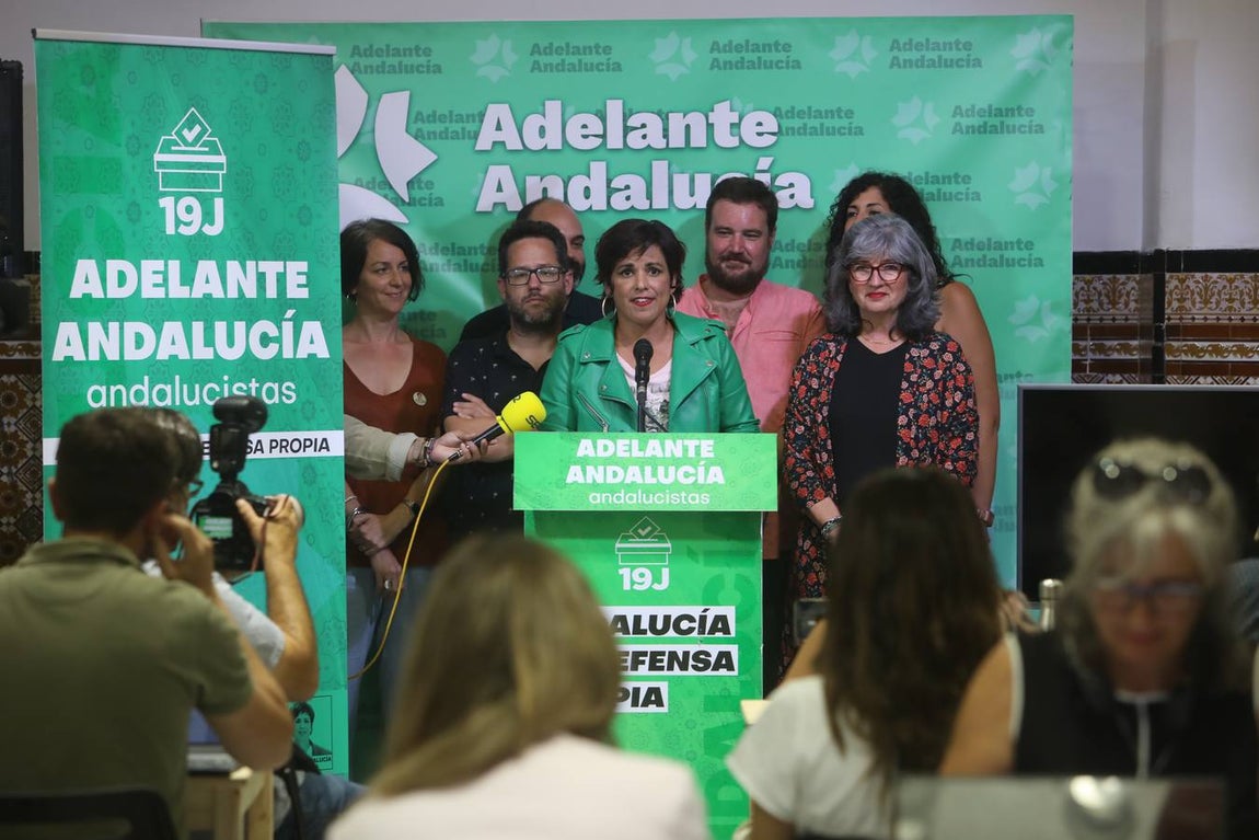 Fotos: Ambiente en la sede de Adelante Andalucía en Cádiz