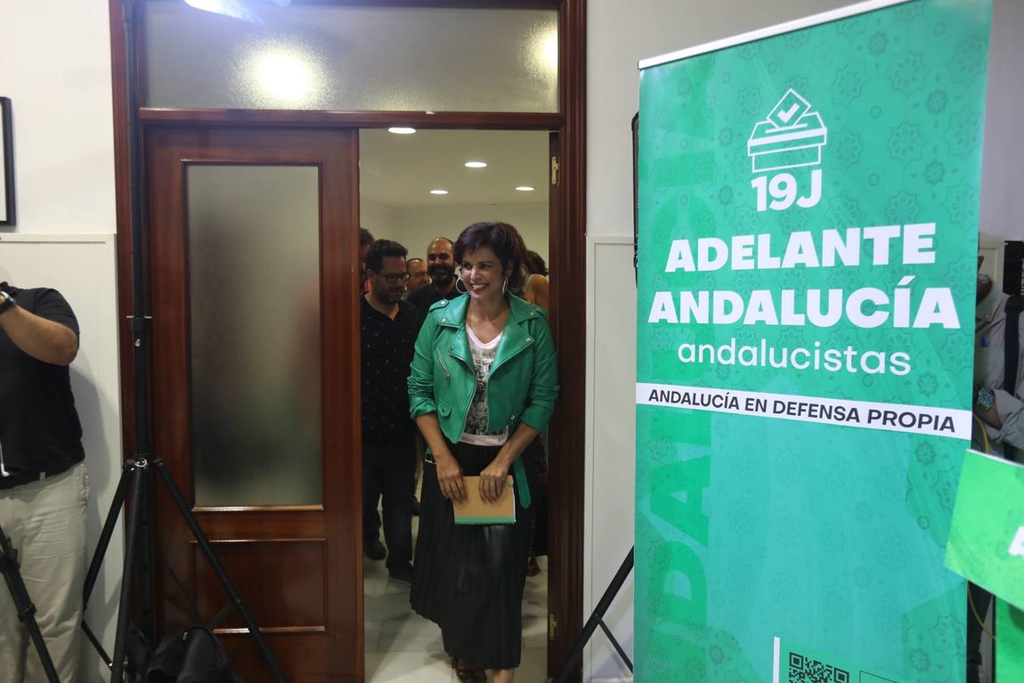 Fotos: Ambiente en la sede de Adelante Andalucía en Cádiz