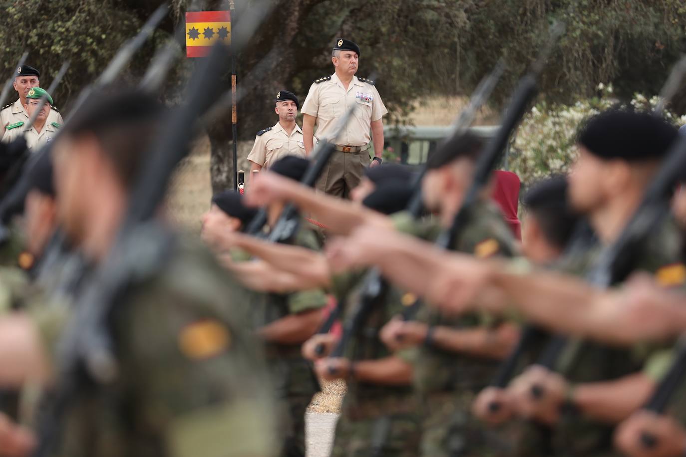 En imágenes, el desfile de la BRI X para despedir al contingente que marcha a Letonia