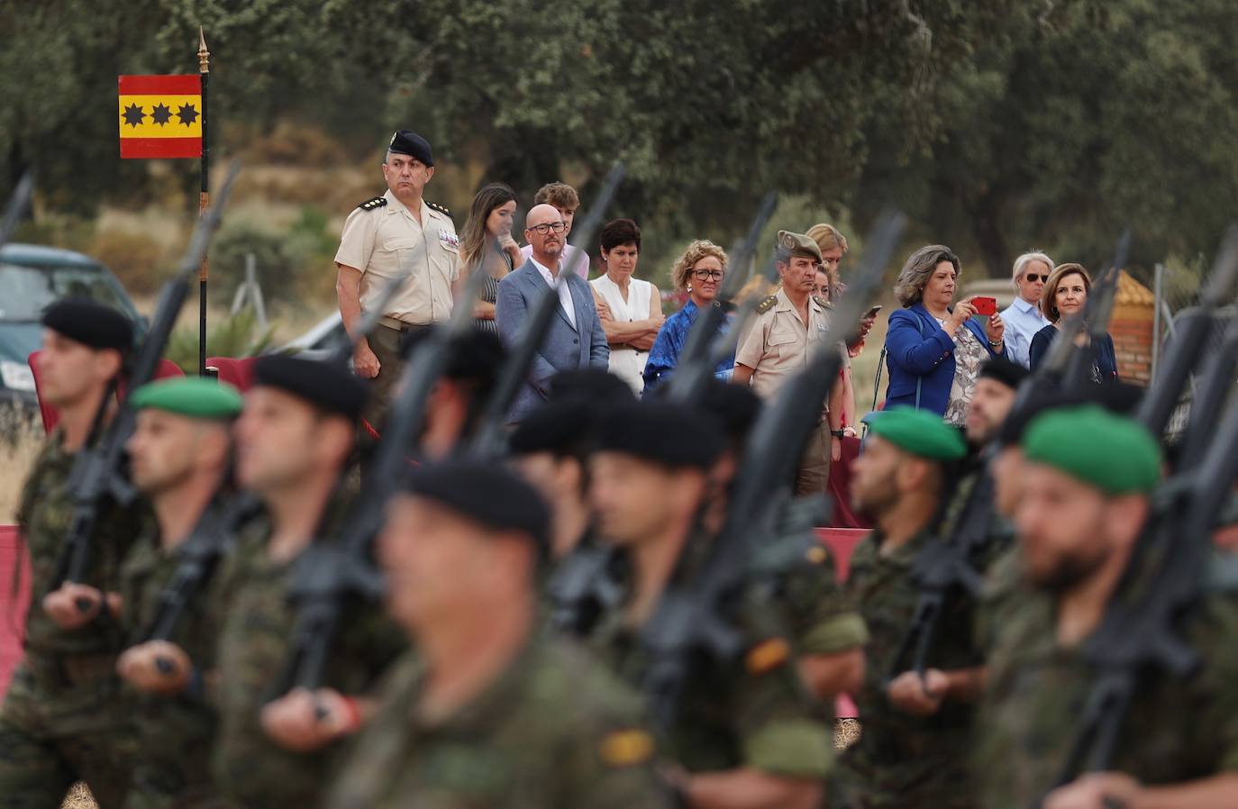 En imágenes, el desfile de la BRI X para despedir al contingente que marcha a Letonia