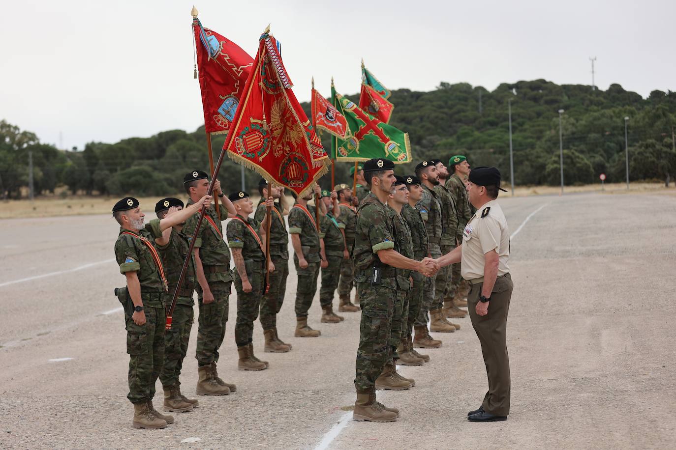 En imágenes, el desfile de la BRI X para despedir al contingente que marcha a Letonia