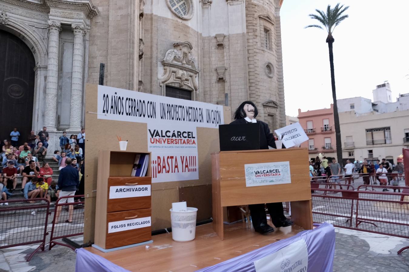 Fotos: Los Juanillos arden en Cádiz