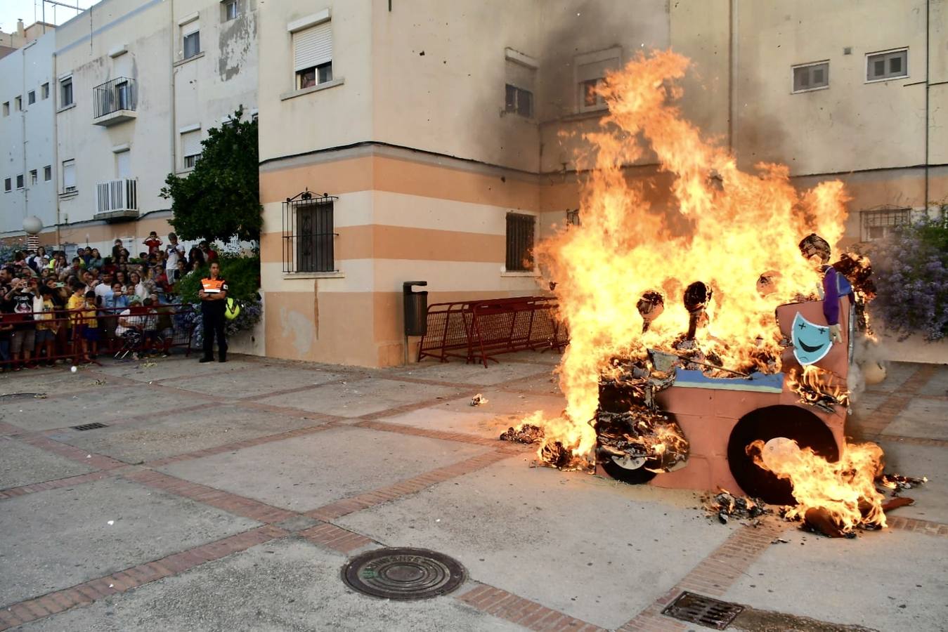 Fotos: Los Juanillos arden en Cádiz