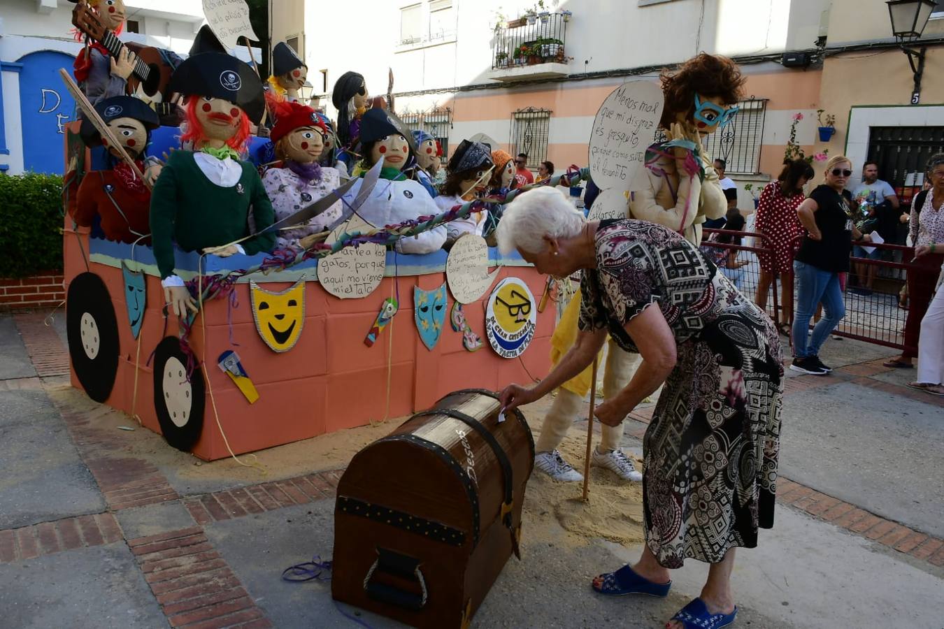 Fotos: Los Juanillos arden en Cádiz