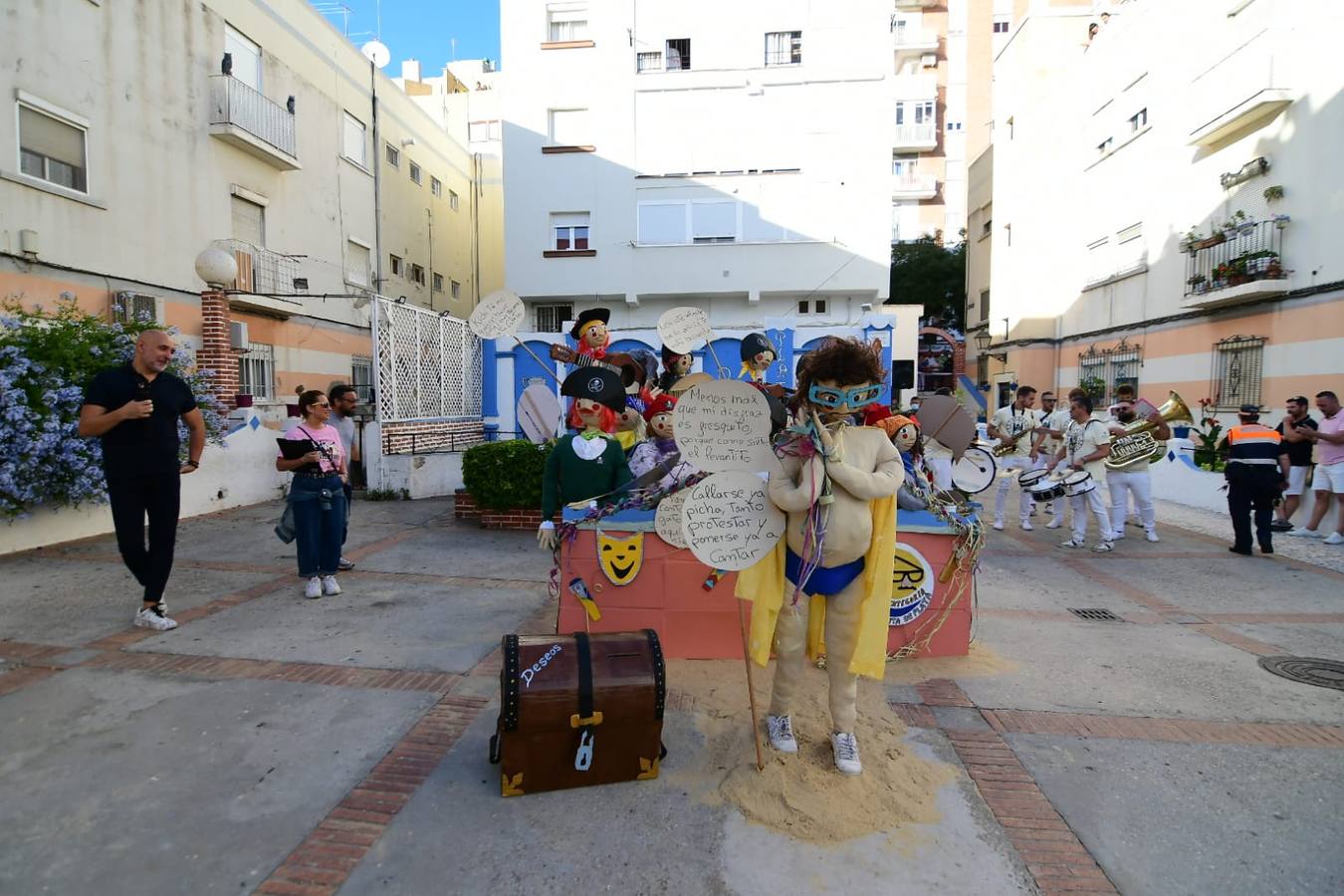 Fotos: Los Juanillos arden en Cádiz