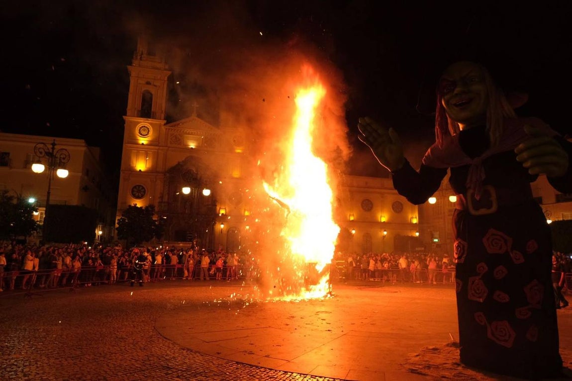 Fotos: Quema de la bruja Piti y el dios Momo 2022
