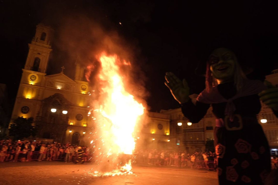 Fotos: Quema de la bruja Piti y el dios Momo 2022