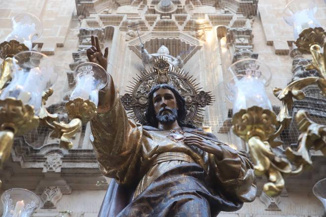 La procesión del Sagrado Corazón de Jesús en Córdoba, en imágenes