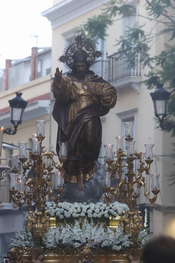 La procesión del Sagrado Corazón de Jesús en Córdoba, en imágenes