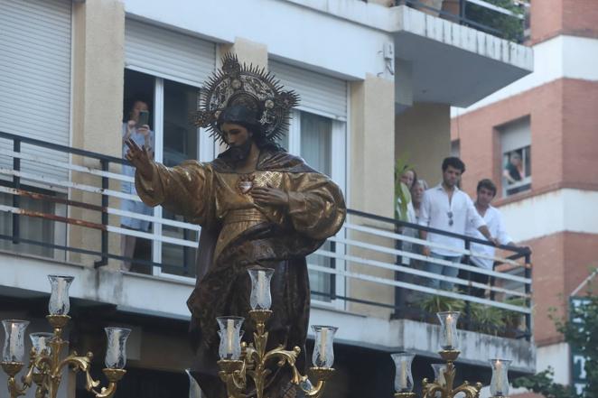 La procesión del Sagrado Corazón de Jesús en Córdoba, en imágenes