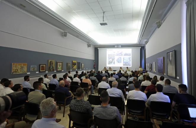 La conferencia en Córdoba sobre las misiones españolas con la OTAN, en imágenes