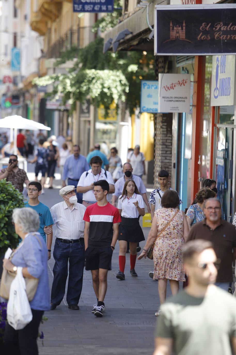 El arranque de las rebajas de verano en Córdoba, en imágenes