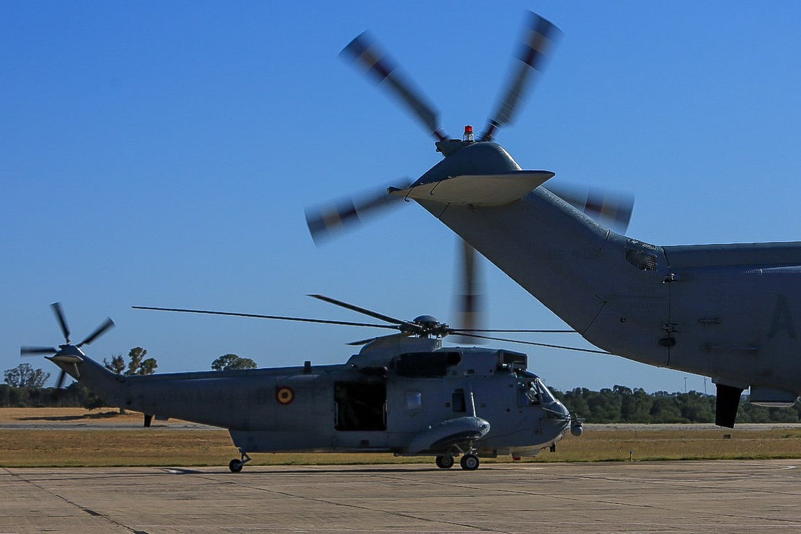 En imágenes: Así ha sido la despedida de los dos últimos helicópteros &#039;Morsa&#039; de la Armada