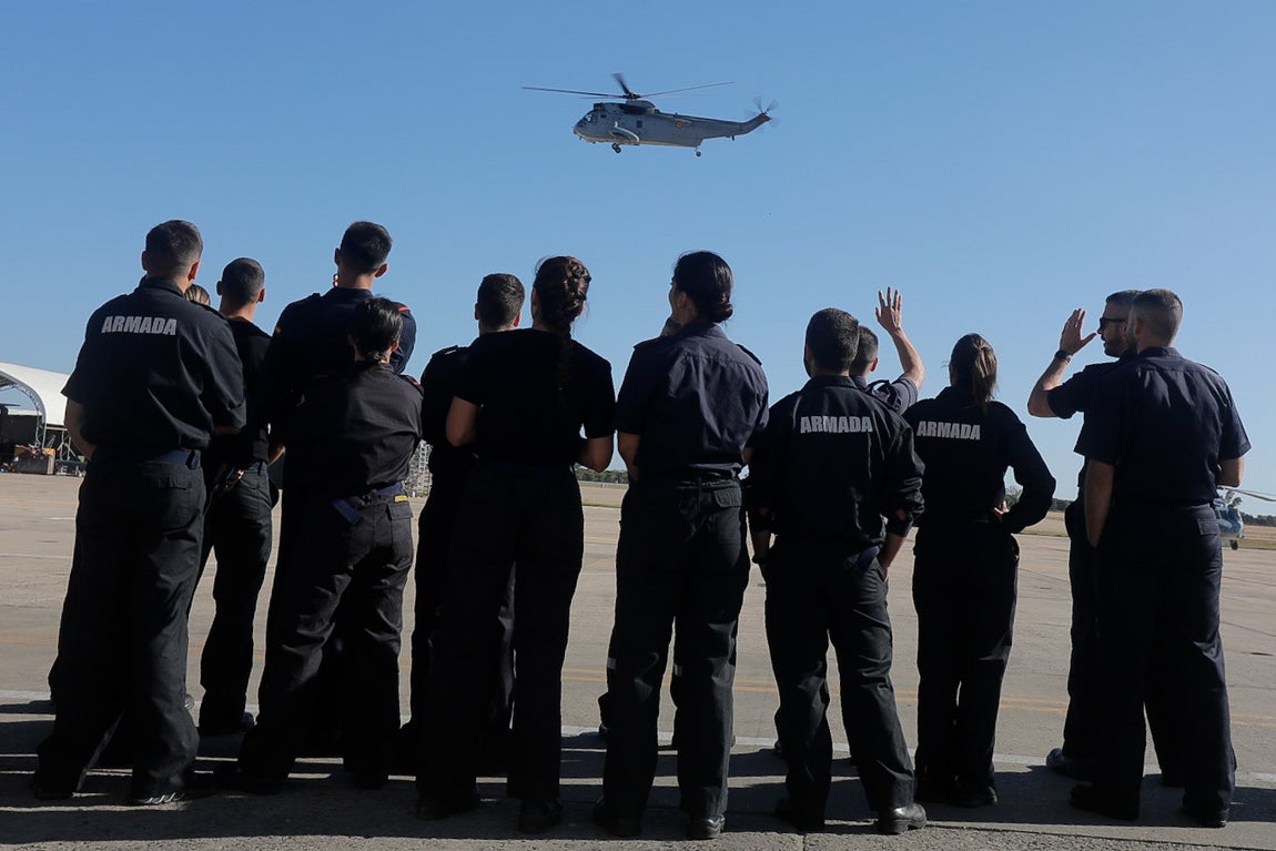 En imágenes: Así ha sido la despedida de los dos últimos helicópteros &#039;Morsa&#039; de la Armada