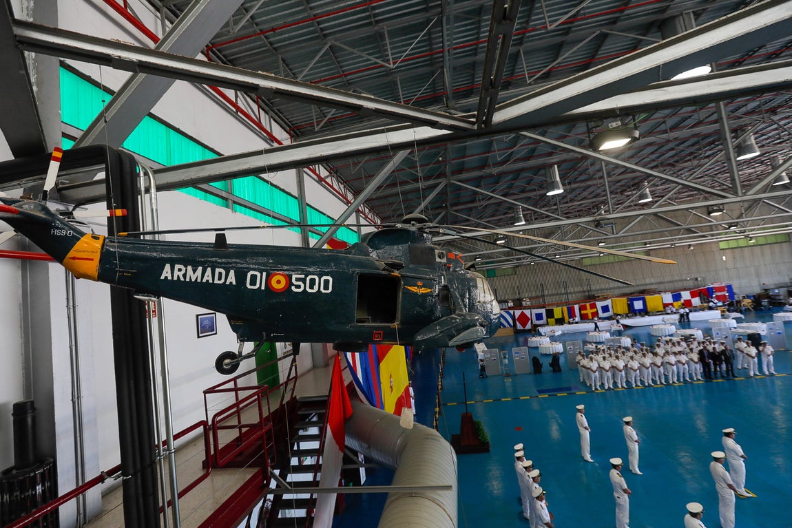 En imágenes: Así ha sido la despedida de los dos últimos helicópteros &#039;Morsa&#039; de la Armada