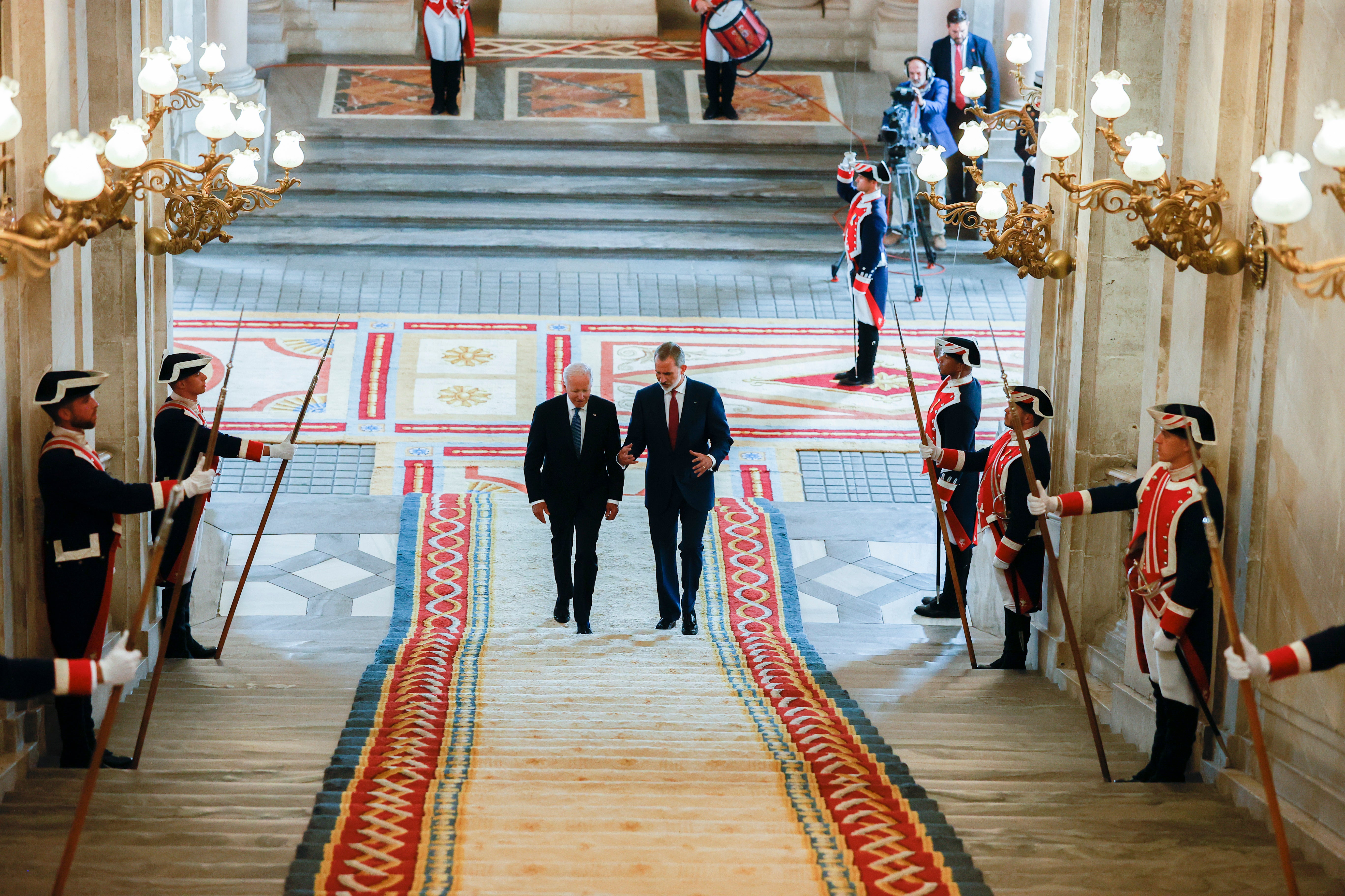 El rey Felipe VI y el presidente de Estados Unidos, Joe Biden, este martes en el Palacio Real en Madrid. 