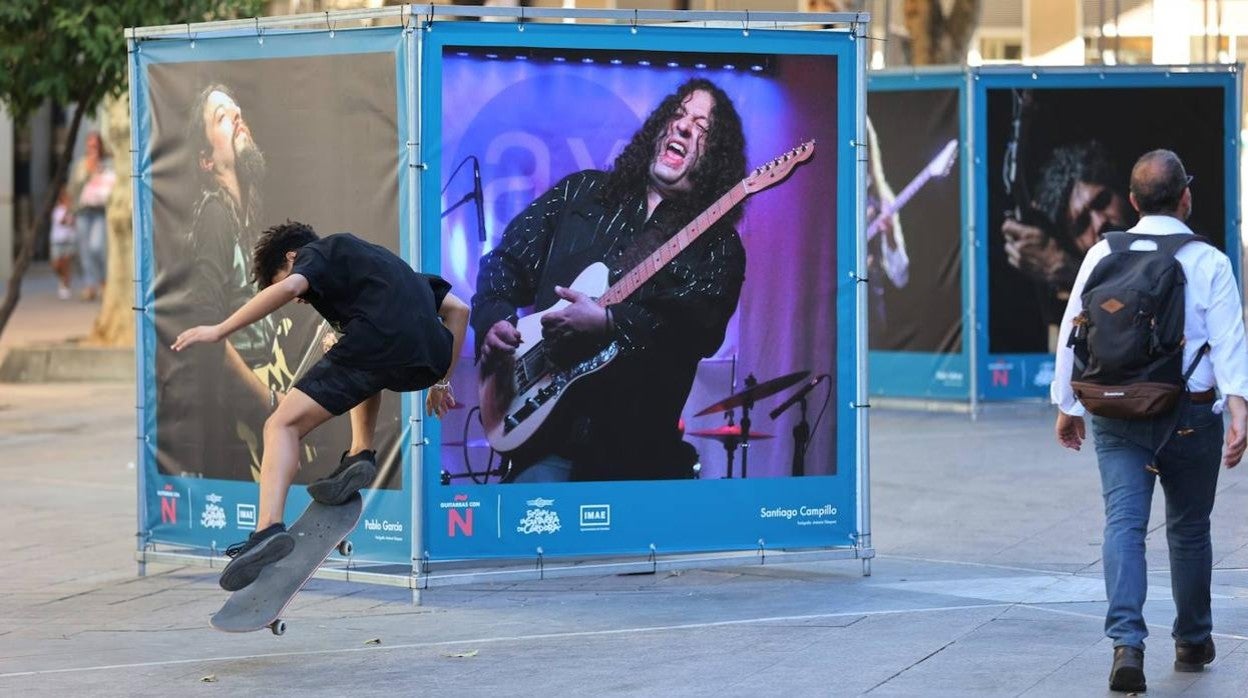 La exposición del Festival de la Guitarra de Córdoba, en imágenes