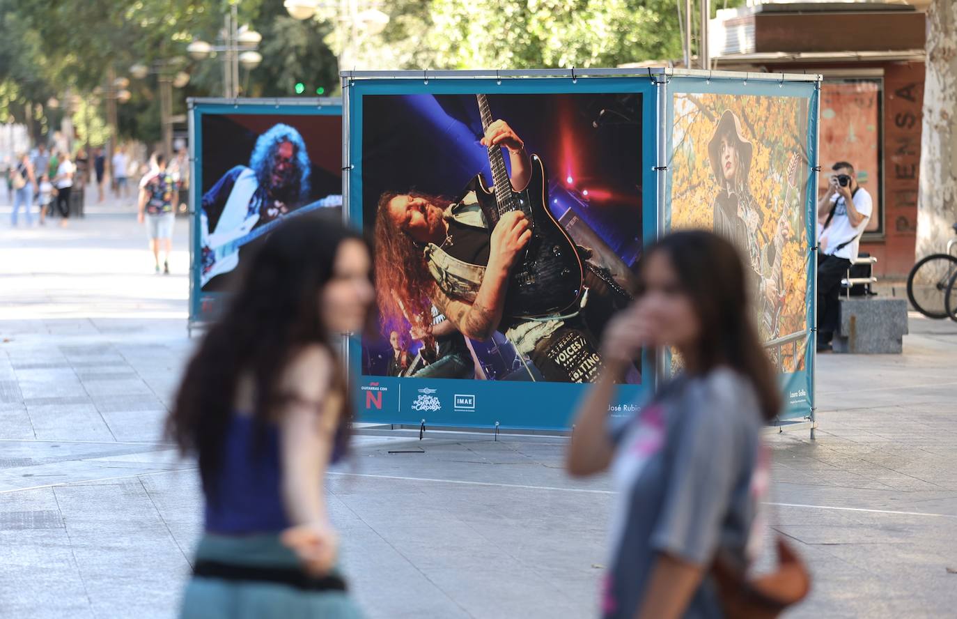 La exposición del Festival de la Guitarra de Córdoba, en imágenes