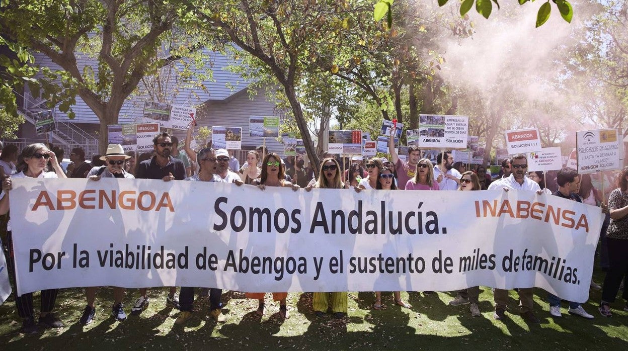 Los trabajadores de Abengoa exigen soluciones