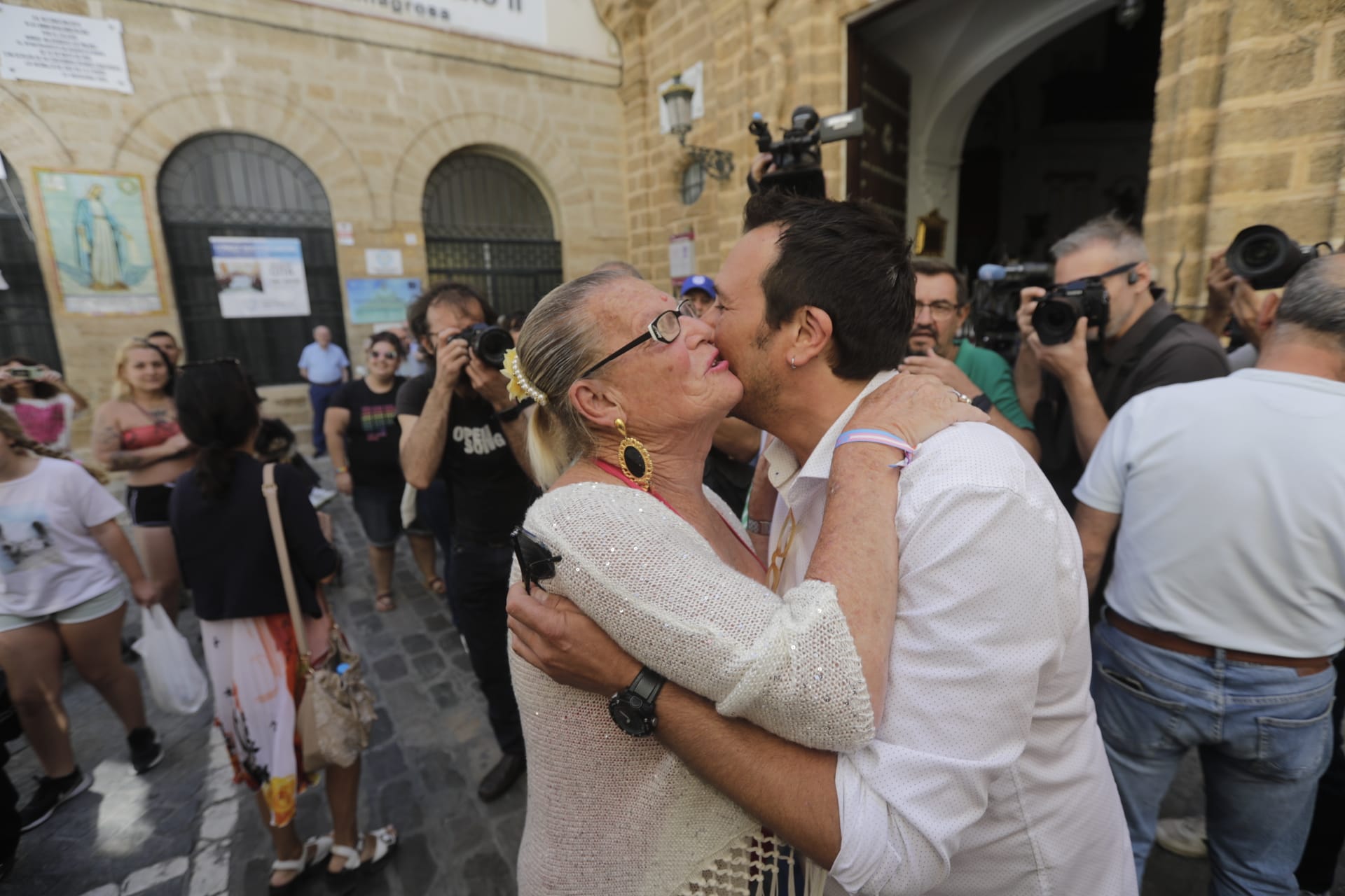 Fotos: La Petróleo y La Salvaora ya tienen su calle en Cádiz