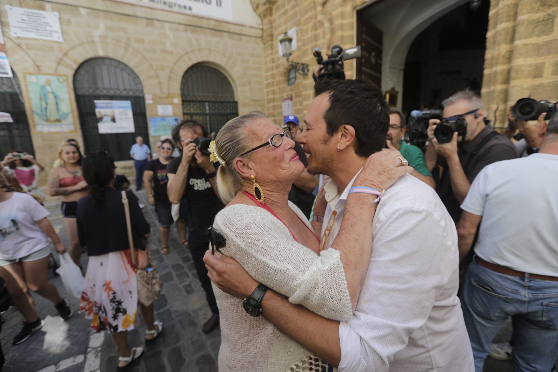 Fotos: La Petróleo y La Salvaora ya tienen su calle en Cádiz