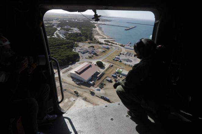 Las impresionantes imágenes de Cádiz y la Bahía desde un helicóptero militar