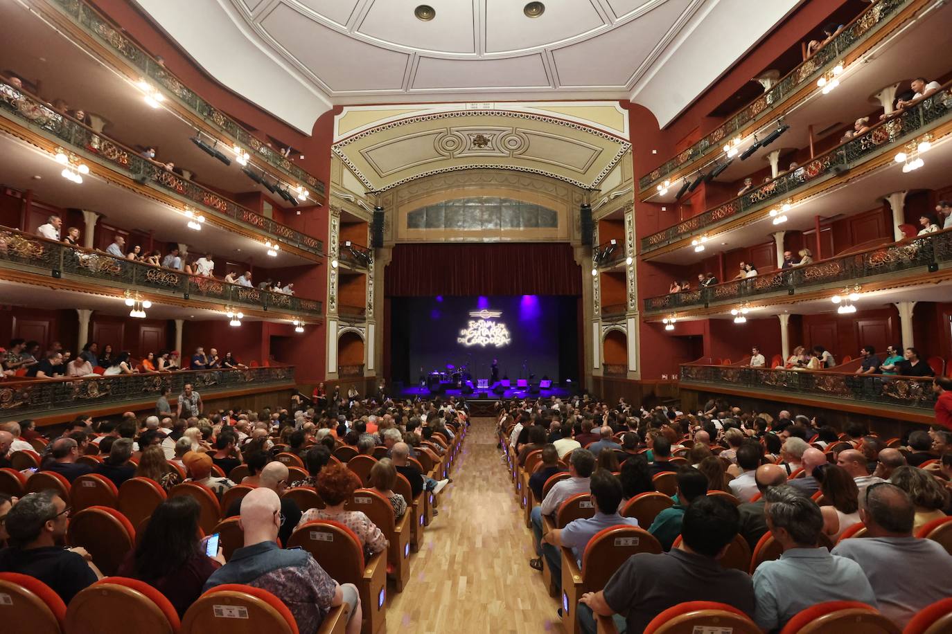 Festival de la Guitarra Córdoba 2022 | El fantástico recital de Juan Perro, en imágenes