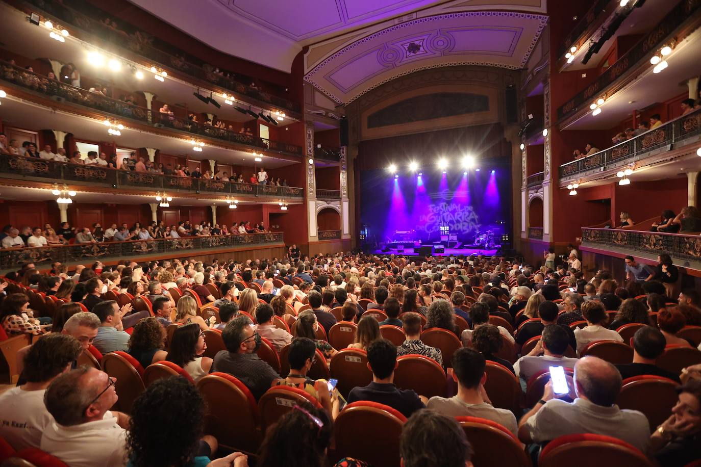 El personalísimo recital de Coque Malla en Córdoba, en imágenes